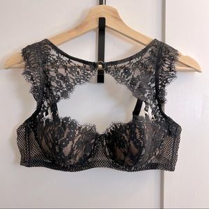 *NWT* Victoria’s Secret Very Sexy Lined Demi Lace Bra - 36C